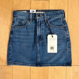Levi's skirt